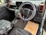 実際に乗って触って体感してみてください！！そう！！お車のフィーリングを感じ取ってください！　お車はあなたを待っていますよ！