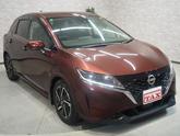 日産　ノート Ｘ ワンオーナー 禁煙車 純正ナビ アラウンドビュー スマートルームミラー ＬＥ