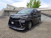 トヨタ　ヴォクシー ハイブリッドＺＳ 煌ＩＩＩ モデリスタエアロ・純正１０インチナビ・フリップダウン