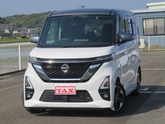 日産　ルークス ６６０ ハイウェイスターＸ ・純正ナビＴＶ・電動スライド・全方位カメラ ホワイト