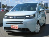 ホンダ　フリード １．５ ｅ：ＨＥＶ エアー 衝突軽減 メーカー保証 登録済未使用車  ＬＥＤヘッ