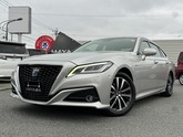トヨタ　クラウン ハイブリッド ２．５ Ｇ パノラミックビューＭ／アドバンストパーク シルバーメタ