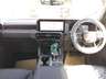 広い視界の運転席周り。12.3インチディスプレイ装備しています。