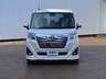 中古車の展示車はスタッフの手でエンジンルームの汚れも綺麗に掃除！エンジンルームが綺麗だと不具合等の発見もし易く、コンディションのチェックや維持の面でプラスです。