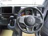 広い視界の運転席周り。カーナビやETCといった追加オプションも承っております。