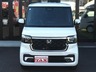 ●全車３か月又は３０００ｋｍの全国無料保証が付いています。もっと長く保証が欲しいといったお客様には最長７年まで期間が選べる延長保証もご用意しています。（有料）