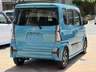 車両を仕入れ後は、まず外装の傷を確認します！修復歴の有無には該当しませんが、ボンネット・フェンダー・ドア・トランクを交換している車両は基本的には取扱い致しません！品質の高さはお約束致します！！